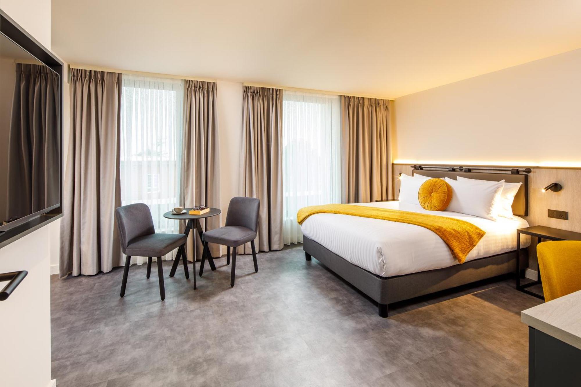Southgate Hotel London East Barnet 외부 사진