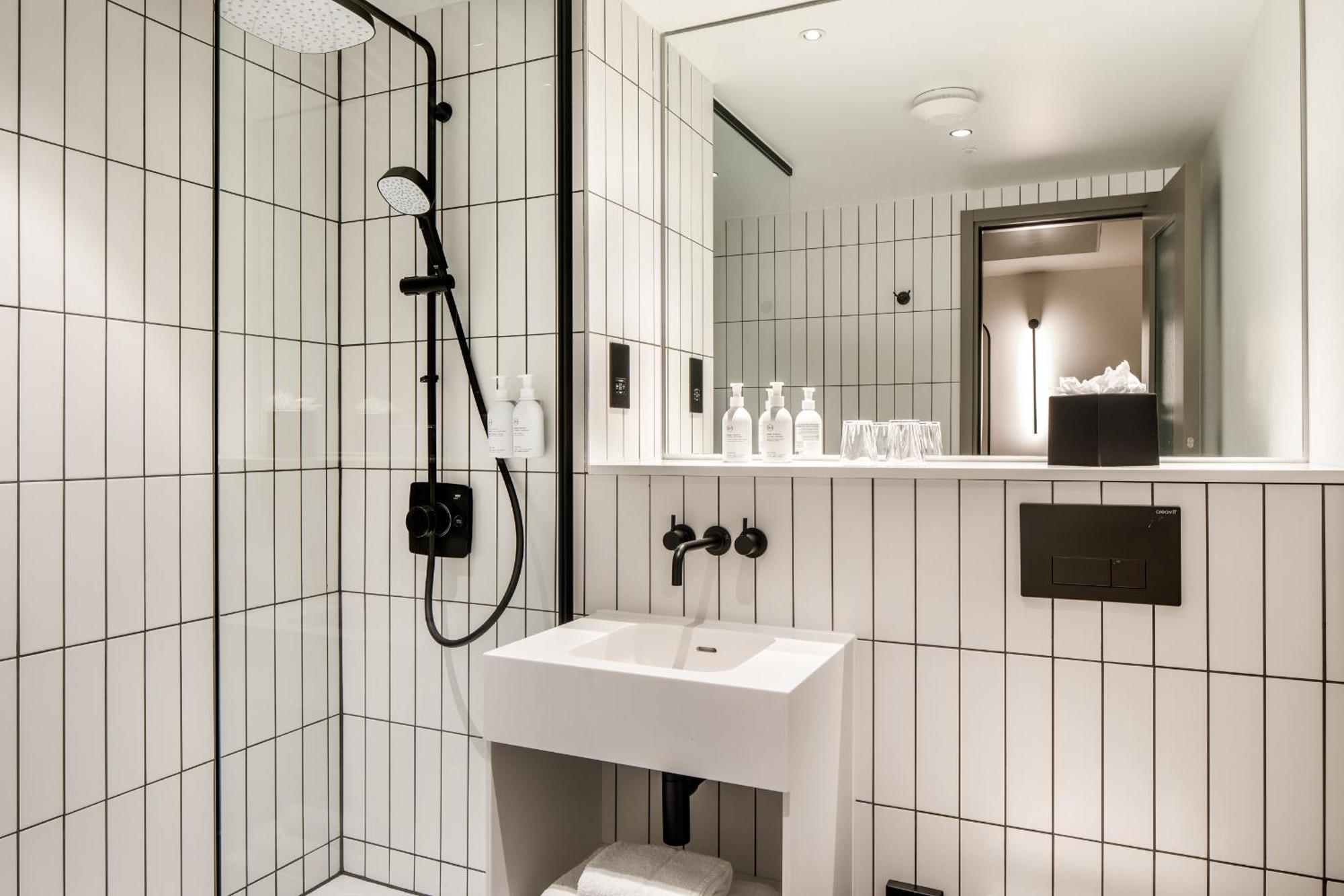 Southgate Hotel London East Barnet 외부 사진