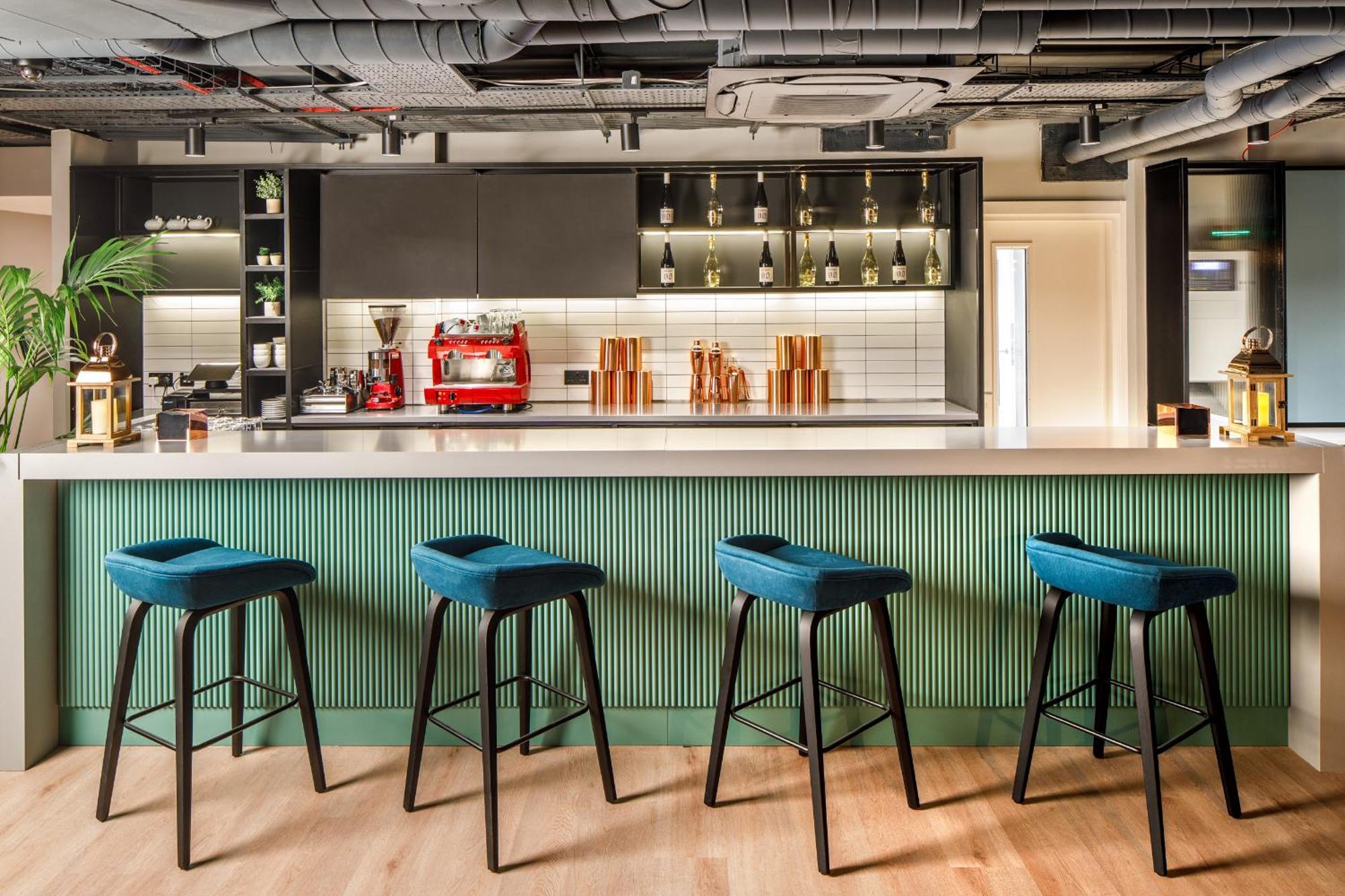 Southgate Hotel London East Barnet 외부 사진